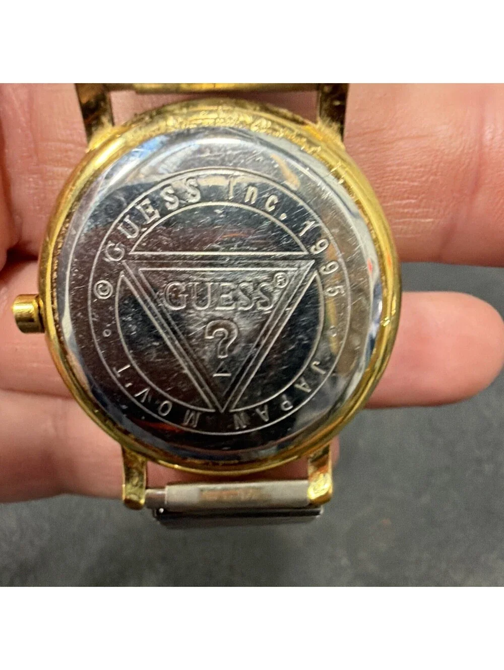 GUESS Inc. Vintage Women's Quartz Analog Gold Dial Silver Stretch Bracelet